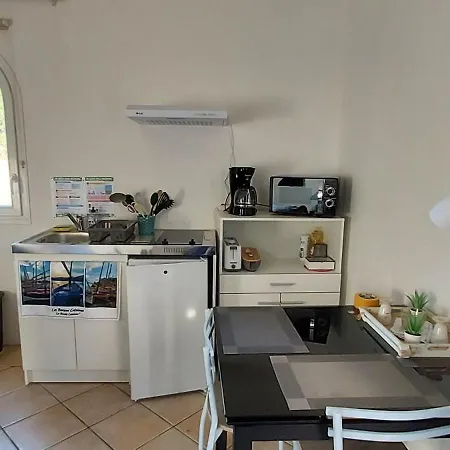 Propriete Pour 16 Personnes, 3 Logements, Draps Et Serviettes Non Fournis Propiedad 16 Personas, 3 Alojamientos, Sabanas Y Toallas No Incluidas For 16 People, 3 Accommodations, Sheets And Towels Not Provided Le Barcares