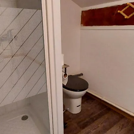 Propriete Pour 16 Personnes, 3 Logements, Draps Et Serviettes Non Fournis Propiedad 16 Personas, 3 Alojamientos, Sabanas Y Toallas No Incluidas For 16 People, 3 Accommodations, Sheets And Towels Not Provided Apartment Le Barcares