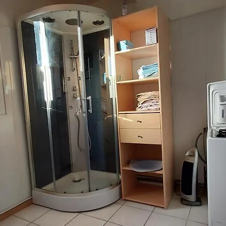 Propriete Pour 16 Personnes, 3 Logements, Draps Et Serviettes Non Fournis Propiedad 16 Personas, 3 Alojamientos, Sabanas Y Toallas No Incluidas For 16 People, 3 Accommodations, Sheets And Towels Not Provided