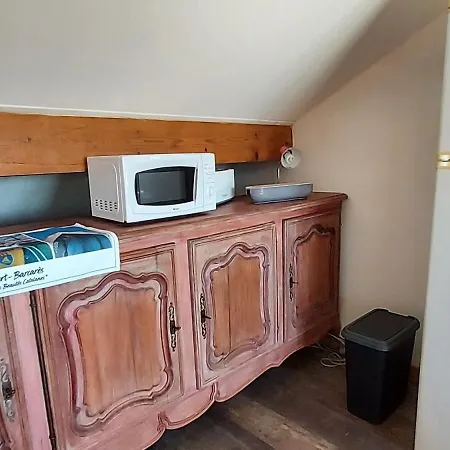 Propriete Pour 16 Personnes, 3 Logements, Draps Et Serviettes Non Fournis Propiedad 16 Personas, 3 Alojamientos, Sabanas Y Toallas No Incluidas For 16 People, 3 Accommodations, Sheets And Towels Not Provided Apartment