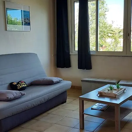 Propriete Pour 16 Personnes, 3 Logements, Draps Et Serviettes Non Fournis Propiedad 16 Personas, 3 Alojamientos, Sabanas Y Toallas No Incluidas For 16 People, 3 Accommodations, Sheets And Towels Not Provided Apartment