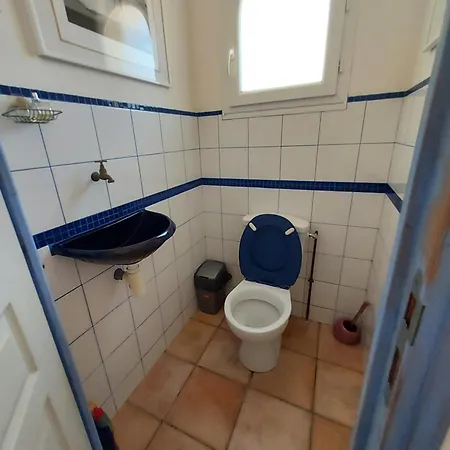 Propriete Pour 16 Personnes, 3 Logements, Draps Et Serviettes Non Fournis Propiedad 16 Personas, 3 Alojamientos, Sabanas Y Toallas No Incluidas For 16 People, 3 Accommodations, Sheets And Towels Not Provided Apartment *