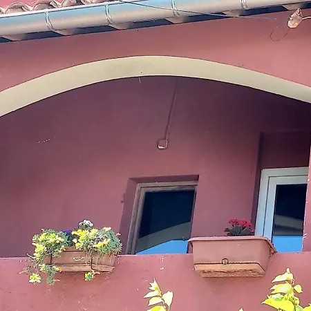 Propriete Pour 16 Personnes, 3 Logements, Draps Et Serviettes Non Fournis Propiedad 16 Personas, 3 Alojamientos, Sabanas Y Toallas No Incluidas For 16 People, 3 Accommodations, Sheets And Towels Not Provided *