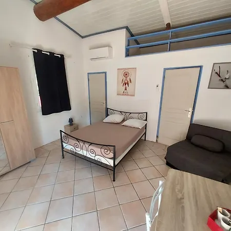 Apartment Propriete Pour 16 Personnes, 3 Logements, Draps Et Serviettes Non Fournis Propiedad 16 Personas, 3 Alojamientos, Sabanas Y Toallas No Incluidas For 16 People, 3 Accommodations, Sheets And Towels Not Provided Le Barcares