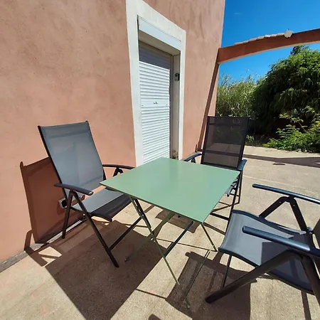 Propriete Pour 16 Personnes, 3 Logements, Draps Et Serviettes Non Fournis Propiedad 16 Personas, 3 Alojamientos, Sabanas Y Toallas No Incluidas For 16 People, 3 Accommodations, Sheets And Towels Not Provided Le Barcares