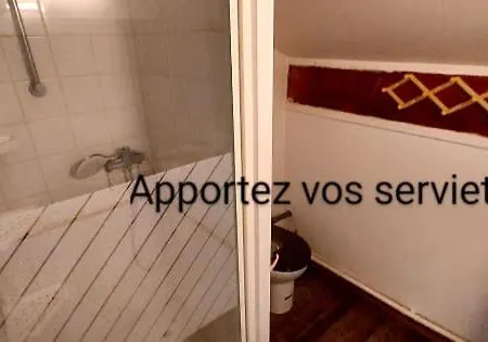 Propriete Pour 16 Personnes, 3 Logements, Draps Et Serviettes Non Fournis Propiedad 16 Personas, 3 Alojamientos, Sabanas Y Toallas No Incluidas For 16 People, 3 Accommodations, Sheets And Towels Not Provided Apartment