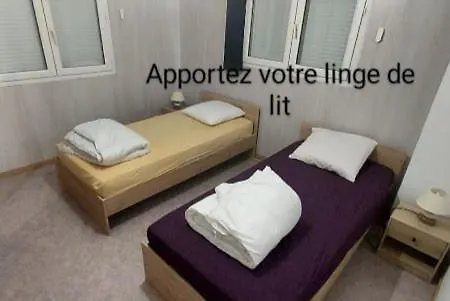 Propriete Pour 16 Personnes, 3 Logements, Draps Et Serviettes Non Fournis Propiedad 16 Personas, 3 Alojamientos, Sabanas Y Toallas No Incluidas For 16 People, 3 Accommodations, Sheets And Towels Not Provided Apartment