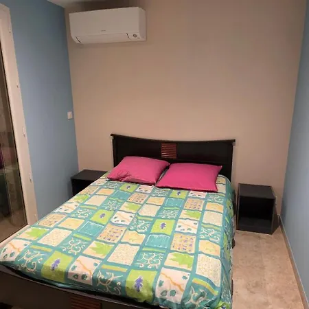 3 Jusqu'a 11 Personnes Et Commerces A Pied Apartman *